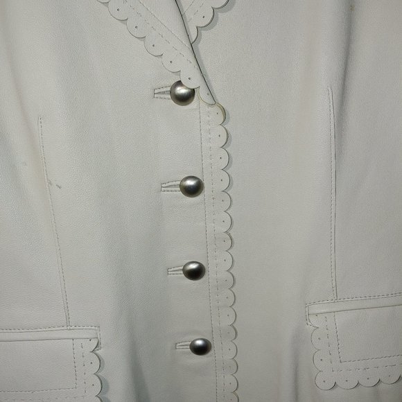 Tahari 100% Leather Blazer/Jacket Scalloped Trim Size 10 Cream - Picture 2 of 13